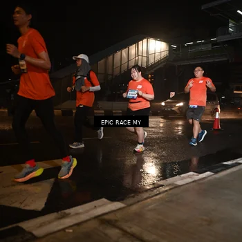 Runner Photo 7713040