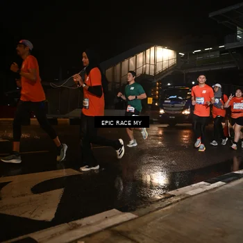 Runner Photo 7713043