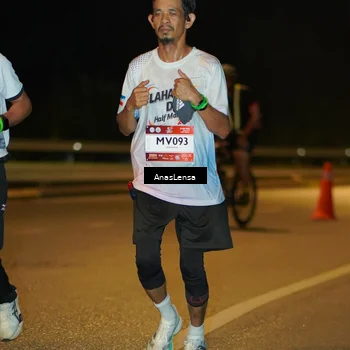Runner Photo 7713050