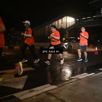 Runner Photo 7713053