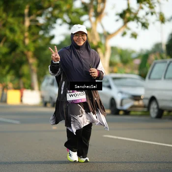 Runner Photo 7713057