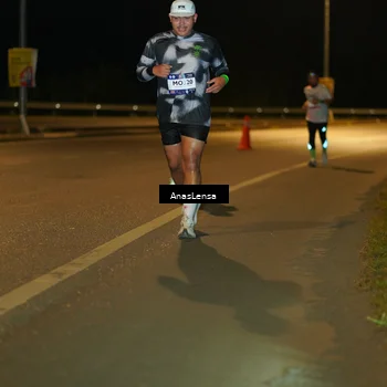 Runner Photo 7713058