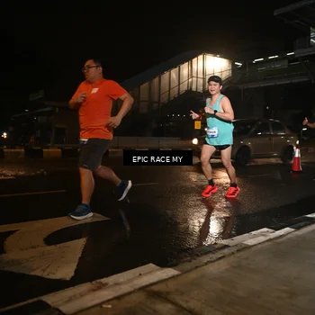 Runner Photo 7713065