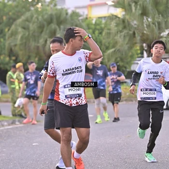 Runner Photo 7713066