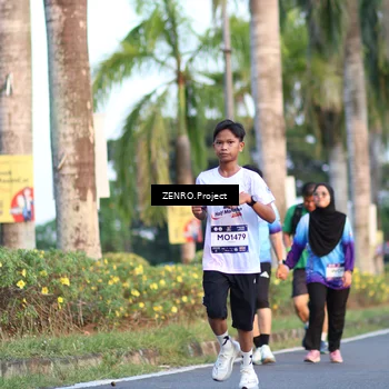 Runner Photo 7713067