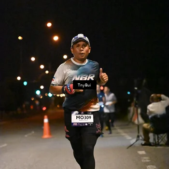Runner Photo 7713073