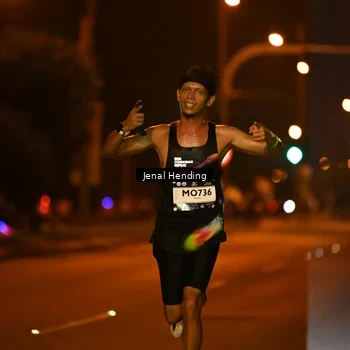 Runner Photo 7713074