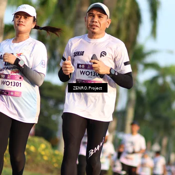 Runner Photo 7713077