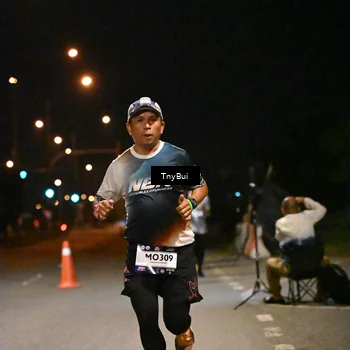 Runner Photo 7713078