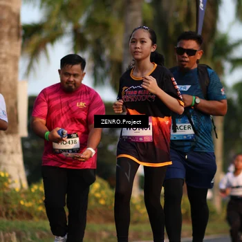 Runner Photo 7713082