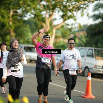 Runner Photo 7713085
