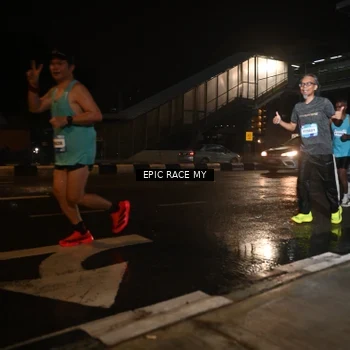 Runner Photo 7713089