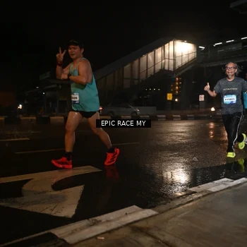 Runner Photo 7713092