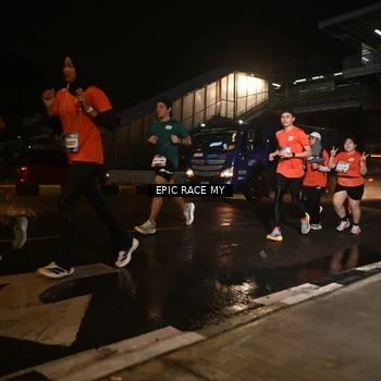 Runner Photo 7713093