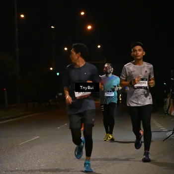 Runner Photo 7713096