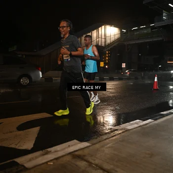 Runner Photo 7713100