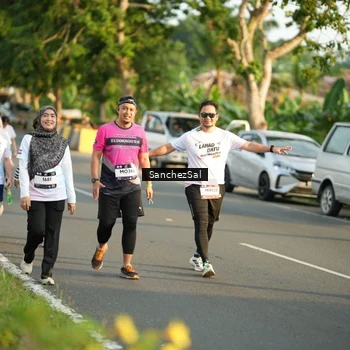 Runner Photo 7713103