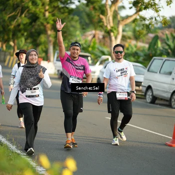 Runner Photo 7713104