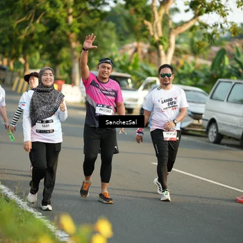 Runner Photo 7713106