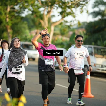 Runner Photo 7713107