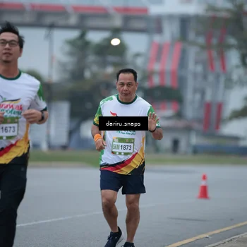 Runner Photo 7713108