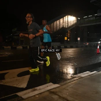 Runner Photo 7713111