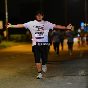 Runner Photo 7713112