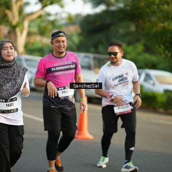 Runner Photo 7713114