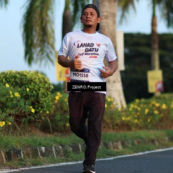Runner Photo 7713122