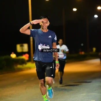 Runner Photo 7713125