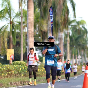 Runner Photo 7713129
