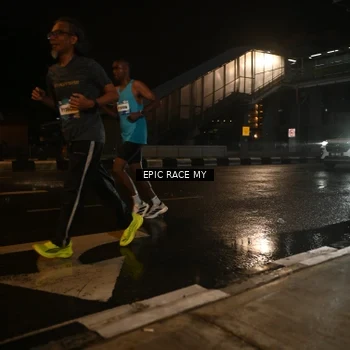 Runner Photo 7713130