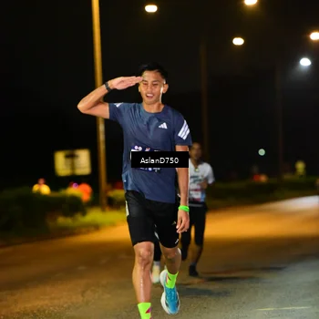 Runner Photo 7713133