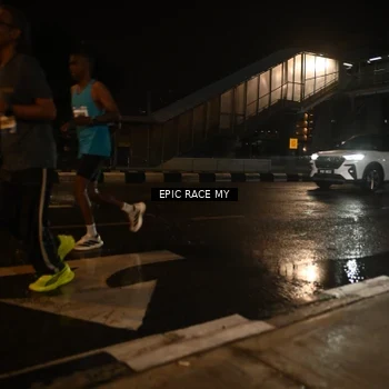 Runner Photo 7713136