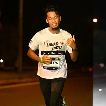 Runner Photo 7713139
