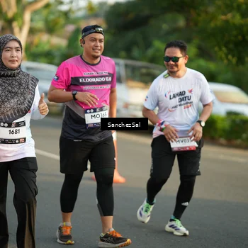 Runner Photo 7713143