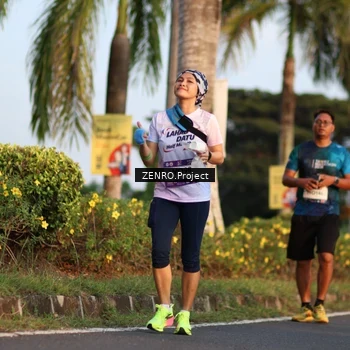 Runner Photo 7713145
