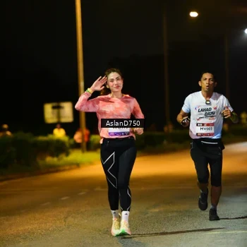 Runner Photo 7713150