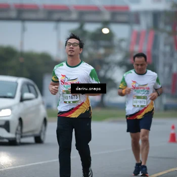 Runner Photo 7713159