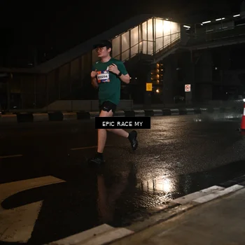 Runner Photo 7713177