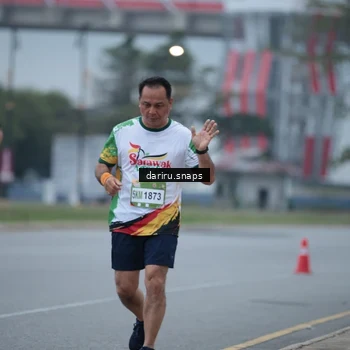 Runner Photo 7713190