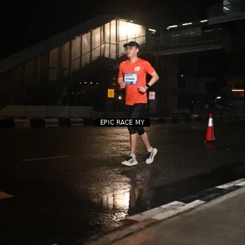 Runner Photo 7713191