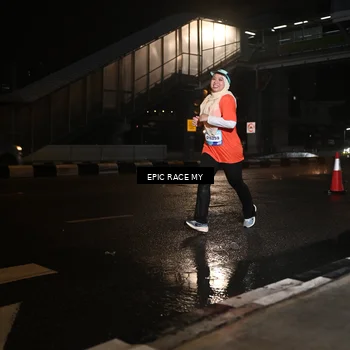 Runner Photo 7713195