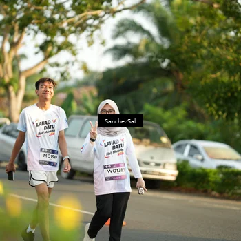 Runner Photo 7713198