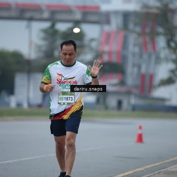 Runner Photo 7713214