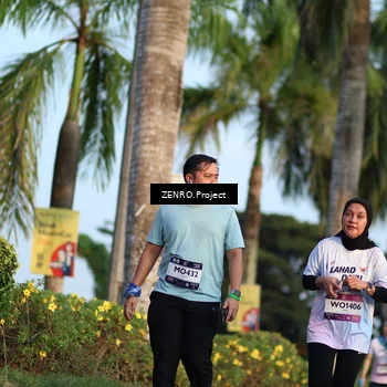Runner Photo 7713240