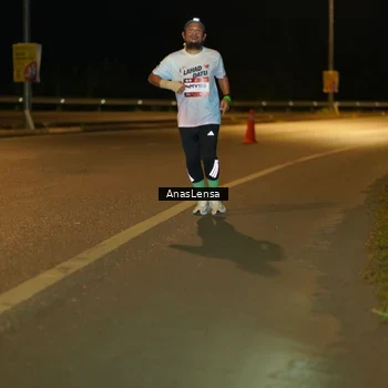 Runner Photo 7713242
