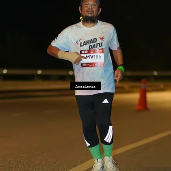 Runner Photo 7713243