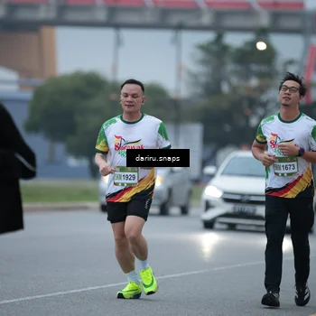 Runner Photo 7713255