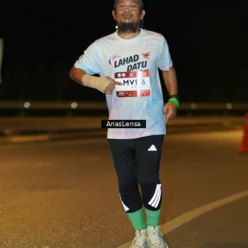 Runner Photo 7713258